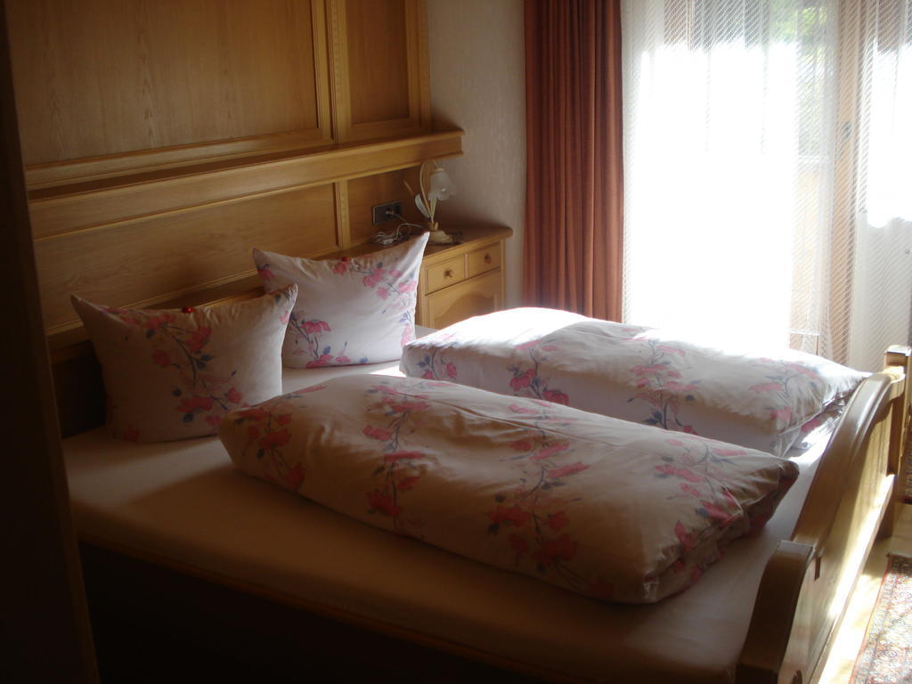 Gaestehaus Troppmair Фінкенберг Номер фото